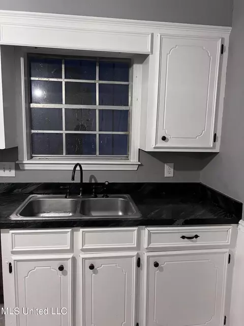 1111 Oak Glen Place Pl, Jackson, MS 39212 photo 4