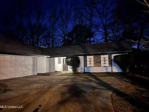 1111 Oak Glen Place Pl, Jackson, MS 39212