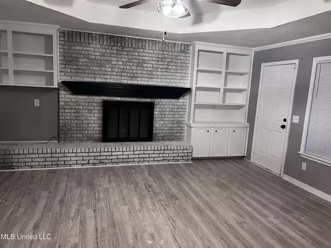 1111 Oak Glen Place Pl, Jackson, MS 39212 photo 2