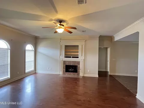 Living - 533 Roxbury Pl, Florence, MS 39073 photo 2 of 2