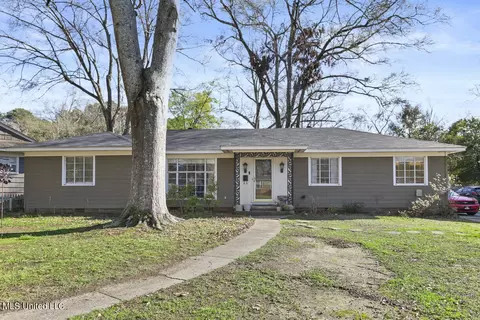 957 Meadow Heights Dr, Jackson, MS 39206
