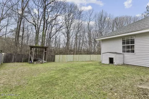 Exterior - 2095 Fox Hill Ln, Byram, MS 39272 photo 5 of 6