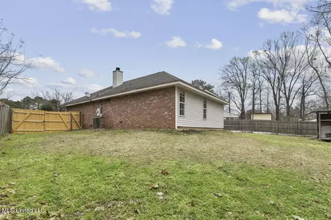 Exterior - 2095 Fox Hill Ln, Byram, MS 39272 photo 6 of 6