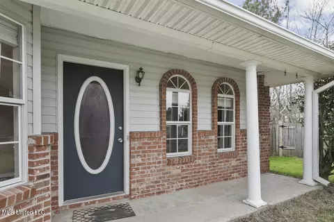 Exterior - 2095 Fox Hill Ln, Byram, MS 39272 photo 3 of 6