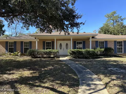 823 Warren St, Pascagoula, MS 39567