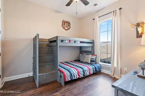 Bedroom - 164 Oak Manor Dr, Coldwater, MS 38618 photo 6 of 7