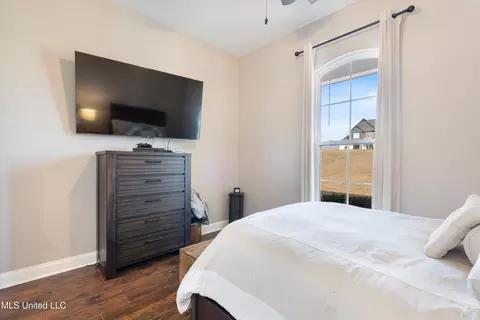 Bedroom - 164 Oak Manor Dr, Coldwater, MS 38618 photo 4 of 7