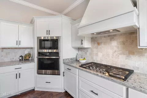 Kitchen - 164 Oak Manor Dr, Coldwater, MS 38618 photo 3 of 3
