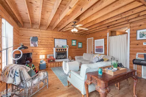 32157 Blackjack Rd #A, Batesville, MS 38606