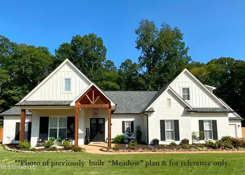 2246 Grand Oak Ln, Southaven, MS 38672