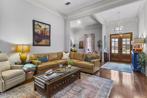 Living - 419 Julee Cir, Brandon, MS 39042 photo 4 of 6