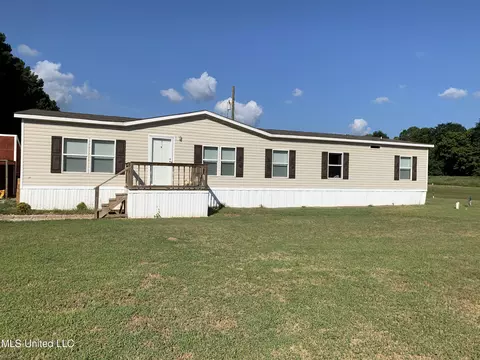48 Clear Creek Rd, Holly Springs, MS 38635