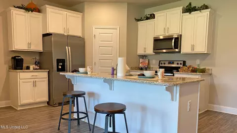 Kitchen - 17841 Kelso Dr, D'iberville, MS 39540 photo 2 of 6