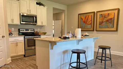 Kitchen - 17841 Kelso Dr, D'iberville, MS 39540 photo 5 of 6