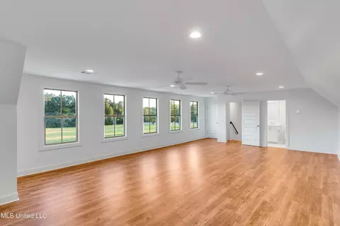 Living - 332 Cane Creek Rd, Flora, MS 39071 photo 2 of 3