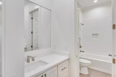 Bath - 332 Cane Creek Rd, Flora, MS 39071 photo 4 of 11