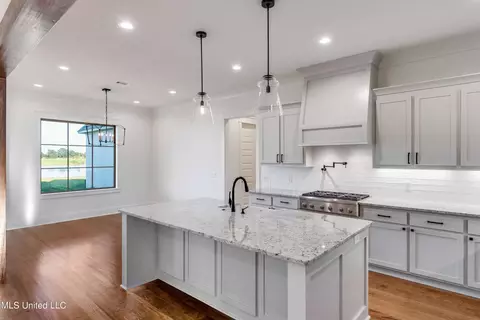 Kitchen - 332 Cane Creek Rd, Flora, MS 39071 photo 4 of 5