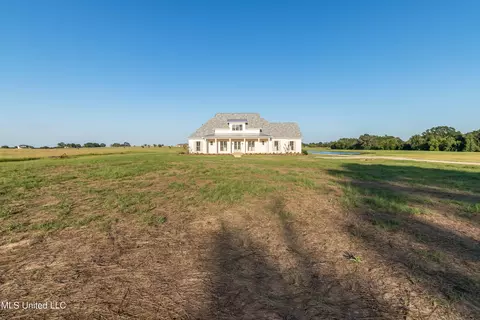 Exterior - 332 Cane Creek Rd, Flora, MS 39071 photo 4 of 16