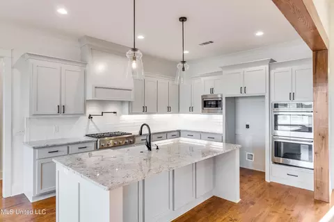 Kitchen - 332 Cane Creek Rd, Flora, MS 39071 photo 2 of 5