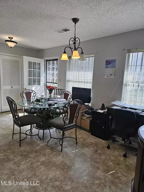 Dining - 6235 Stateline Rd, Walls, MS 38680 photo 1 of 2