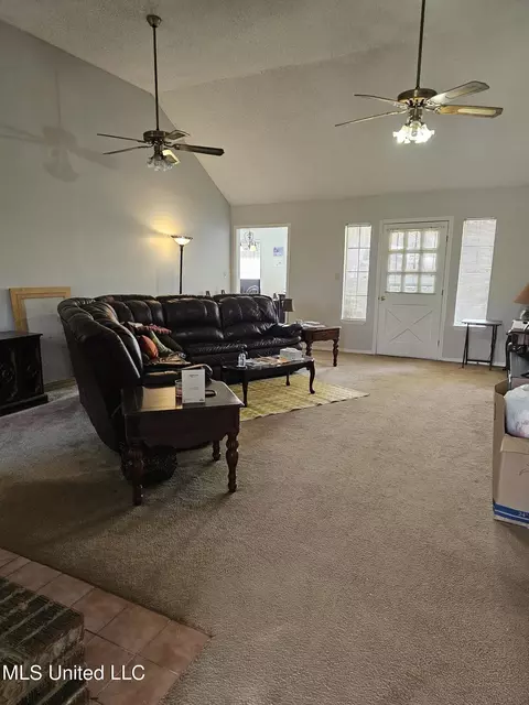 Living - 6235 Stateline Rd, Walls, MS 38680 photo 1 of 4