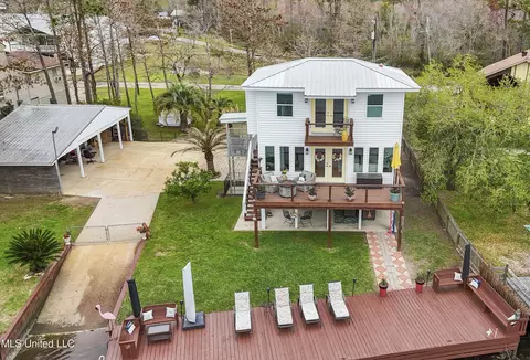 6085 Shawnee St, Kiln, MS 39556