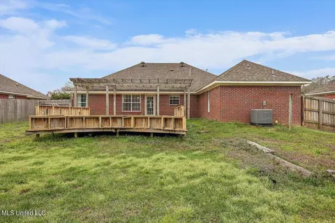 Exterior - 291 Cherry Bark Dr, Brandon, MS 39047 photo 7 of 10