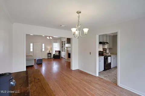 Dining - 291 Cherry Bark Dr, Brandon, MS 39047 photo 1 of 1