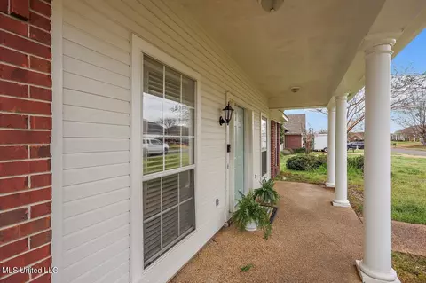 Exterior - 291 Cherry Bark Dr, Brandon, MS 39047 photo 4 of 10