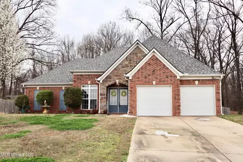 5456 Ridgefield Dr, Horn Lake, MS 38637