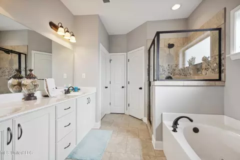 Bath - 3414 Tates Way, Hernando, MS 38632 photo 1 of 4