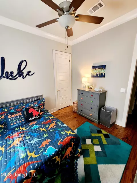 Bedroom - 434 Brazos Dr, Brandon, MS 39047 photo 6 of 10