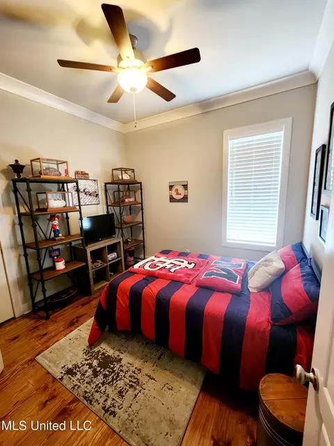 Bedroom - 434 Brazos Dr, Brandon, MS 39047 photo 10 of 10