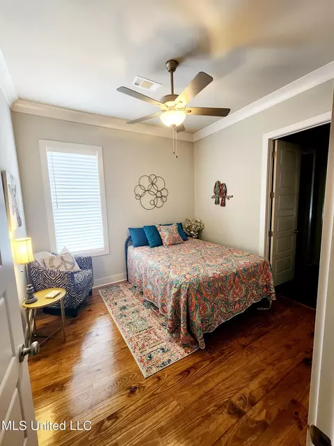 Bedroom - 434 Brazos Dr, Brandon, MS 39047 photo 8 of 10