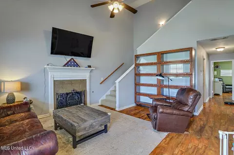 Living - 502 Ridgeway Dr, Brandon, MS 39047 photo 1 of 5
