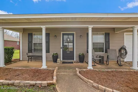 Exterior - 502 Ridgeway Dr, Brandon, MS 39047 photo 4 of 8