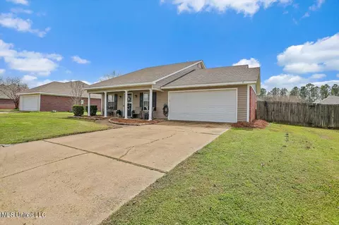 Exterior - 502 Ridgeway Dr, Brandon, MS 39047 photo 3 of 8