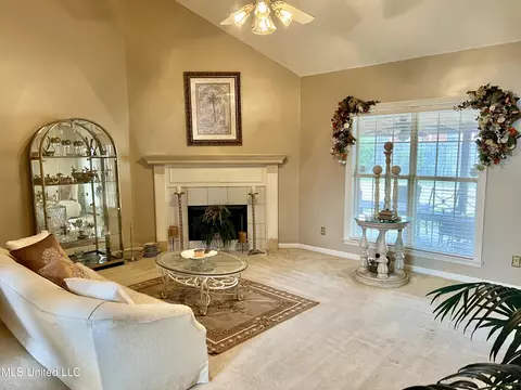 978 Scotch Pine Cv, Southaven, MS 38671