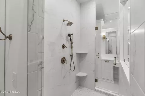 Bath - 128 Leslie Dr, Flowood, MS 39232 photo 9 of 15