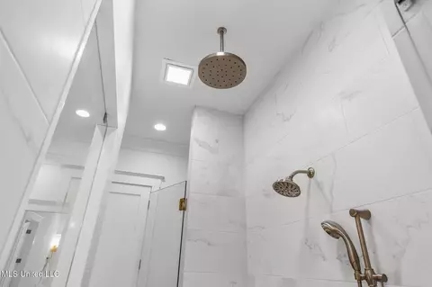 Bath - 128 Leslie Dr, Flowood, MS 39232 photo 10 of 15