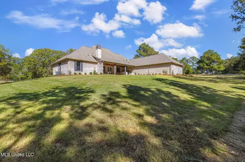 Exterior - 128 Leslie Dr, Flowood, MS 39232 photo 11 of 15