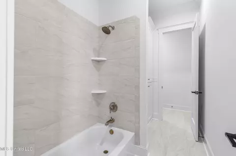Bath - 128 Leslie Dr, Flowood, MS 39232 photo 13 of 15
