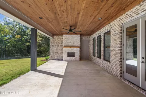 Exterior - 128 Leslie Dr, Flowood, MS 39232 photo 7 of 15