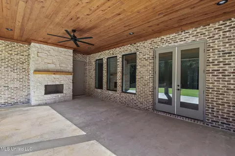 Exterior - 128 Leslie Dr, Flowood, MS 39232 photo 8 of 15