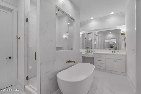 Bath - 128 Leslie Dr, Flowood, MS 39232 photo 3 of 15