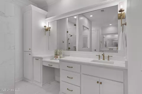 Bath - 128 Leslie Dr, Flowood, MS 39232 photo 4 of 15