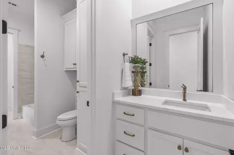 Bath - 128 Leslie Dr, Flowood, MS 39232 photo 14 of 15