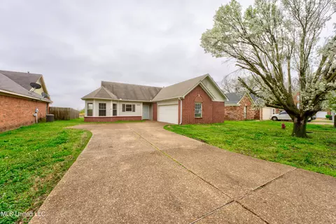 1096 Jackson St, Robinsonville, MS 38664
