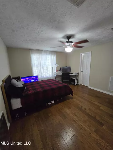 Bedroom - 117 Hickory Ln, Clinton, MS 39056 photo 3 of 5