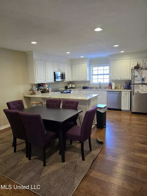 Kitchen - 117 Hickory Ln, Clinton, MS 39056 photo 1 of 3